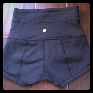 Lululemon athletica size 2 booty short